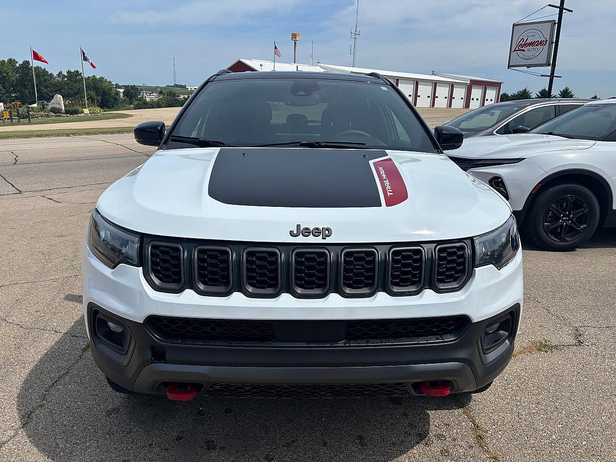 2025 Jeep Compass Trailhawk - Image 2