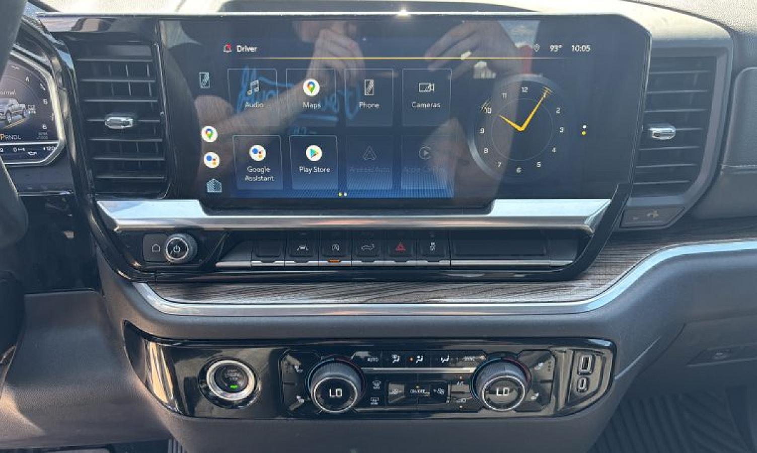 2022 Chevrolet Silverado LT - Image 11