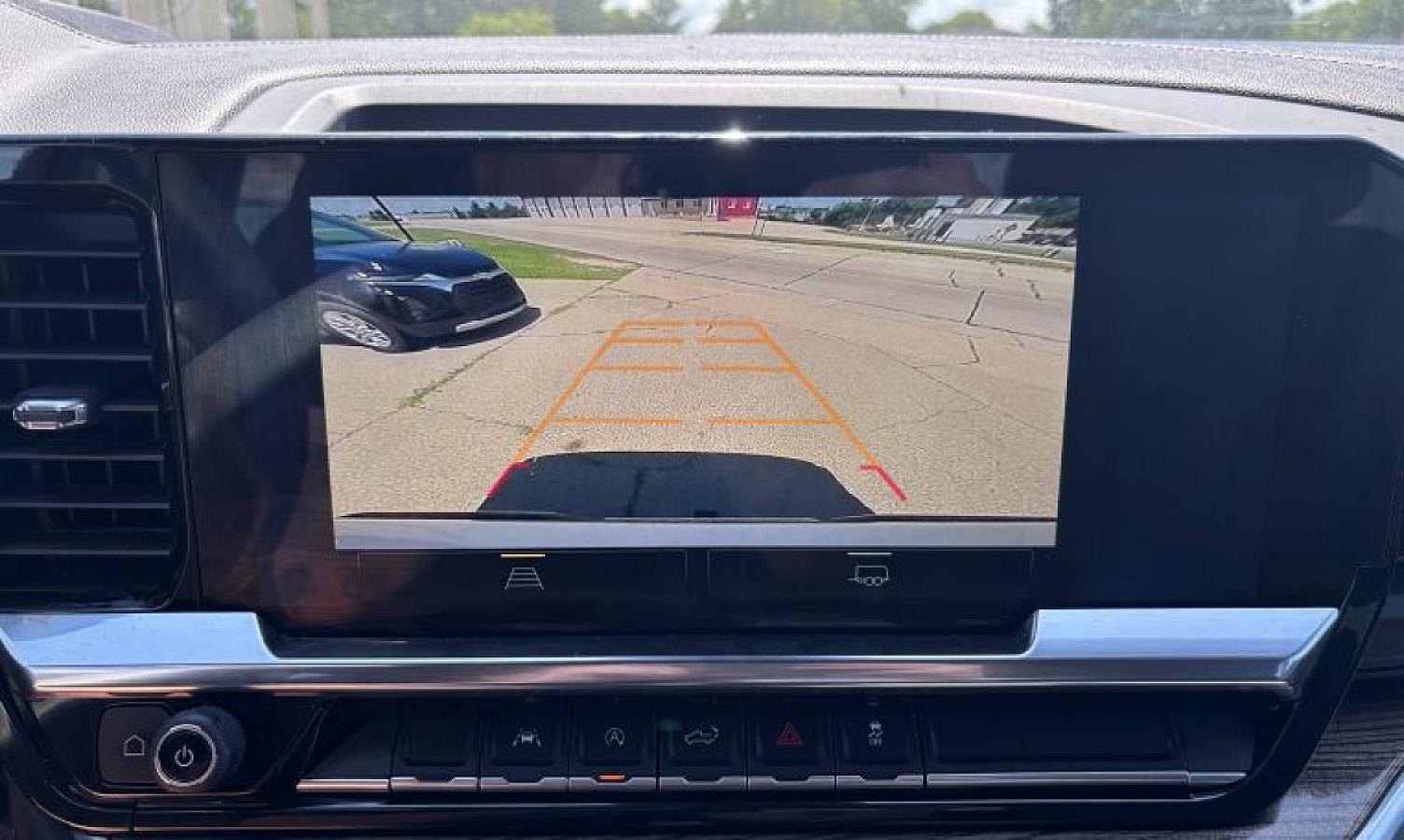 2022 Chevrolet Silverado LT - Image 12