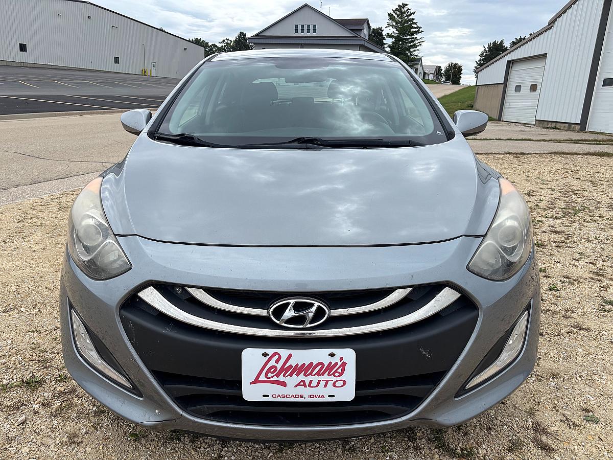 2015 Hyundai Elantra GT Base - Image 2