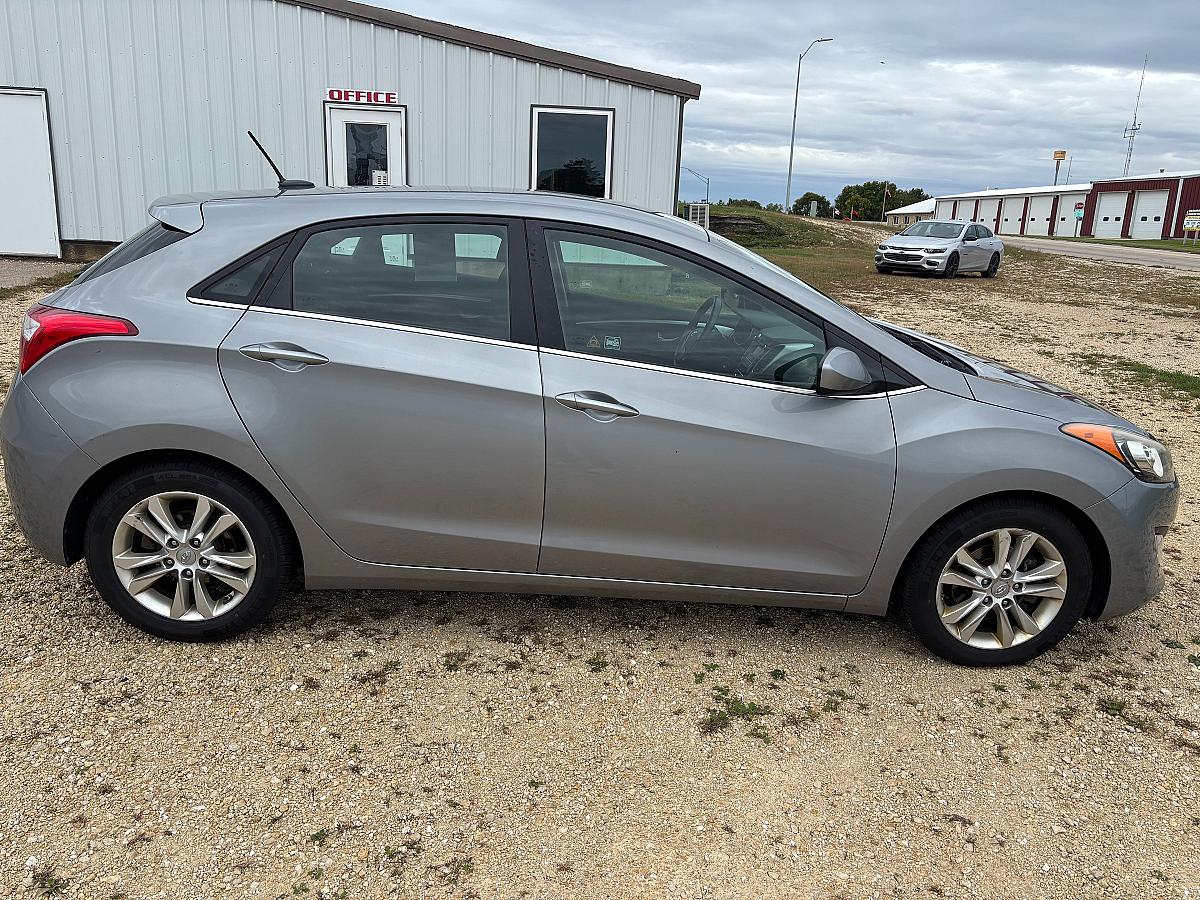 2015 Hyundai Elantra GT Base - Image 3