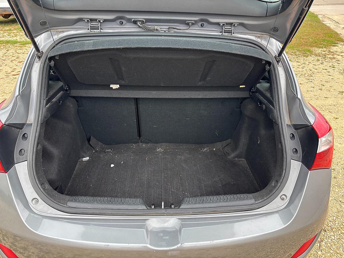 2015 Hyundai Elantra GT Base - Image 5