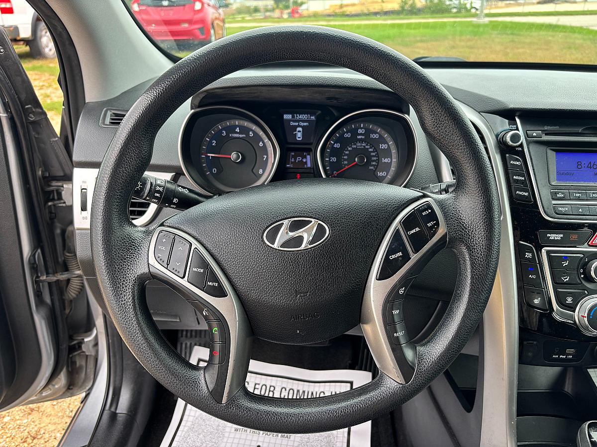 2015 Hyundai Elantra GT Base - Image 8