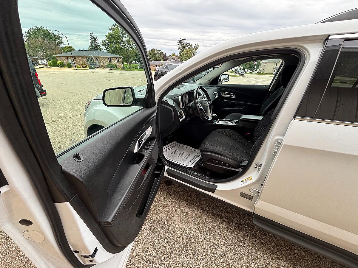 2016 Chevrolet Equinox LT - Image 6