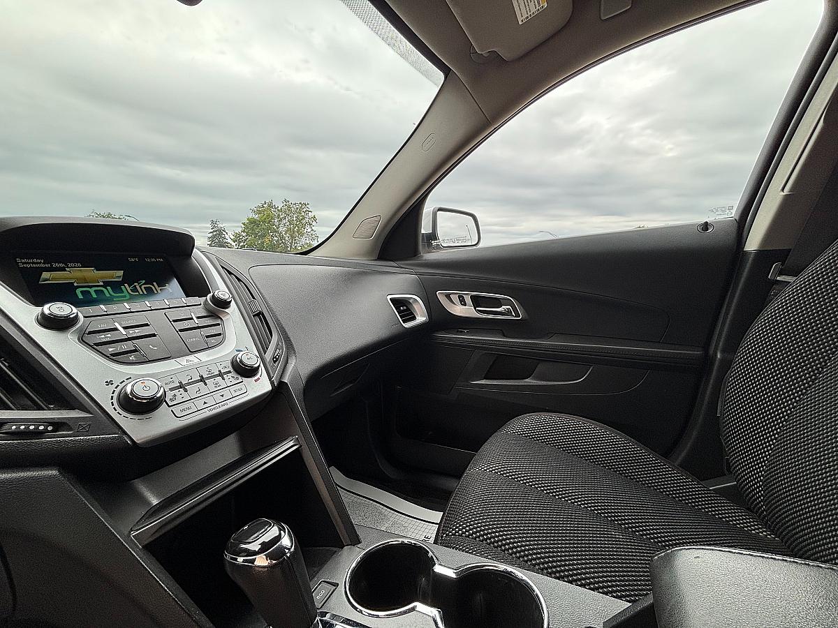 2016 Chevrolet Equinox LT - Image 13