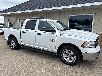 2022 RAM 1500 Classic SLT - Thumbnail 1