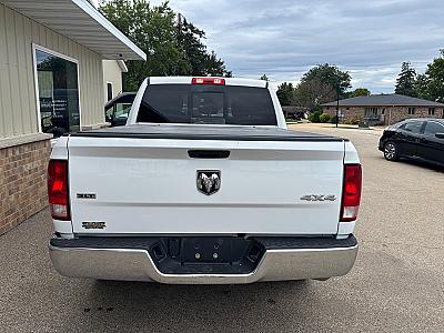 2022 RAM 1500 Classic SLT - Thumbnail 4