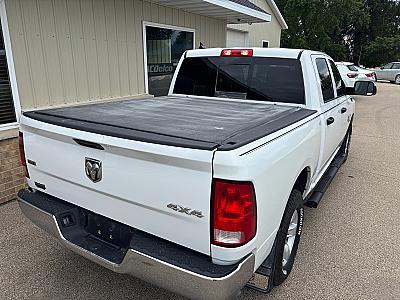 2022 RAM 1500 Classic SLT - Thumbnail 5
