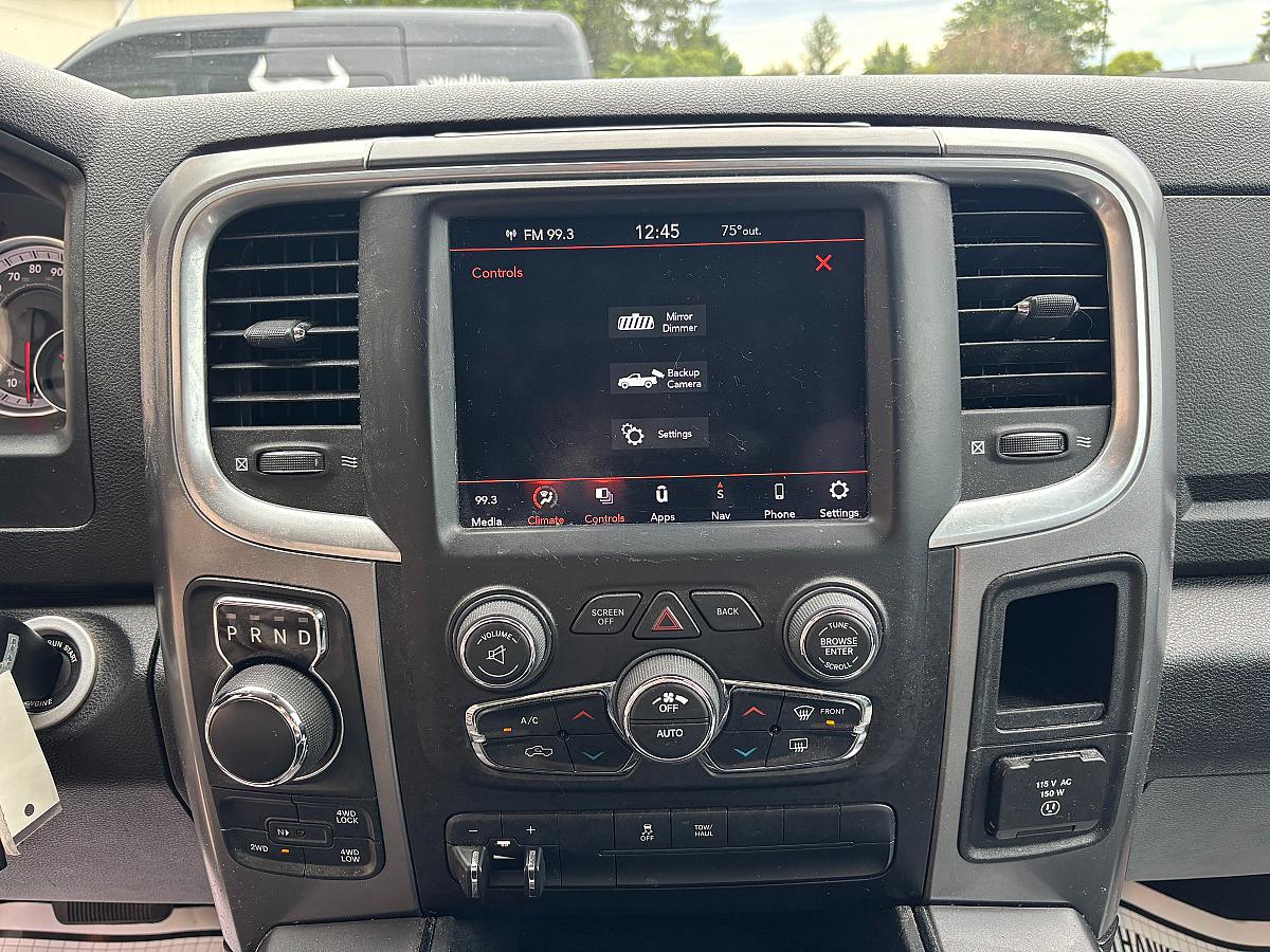 2022 RAM 1500 Classic SLT - Image 12