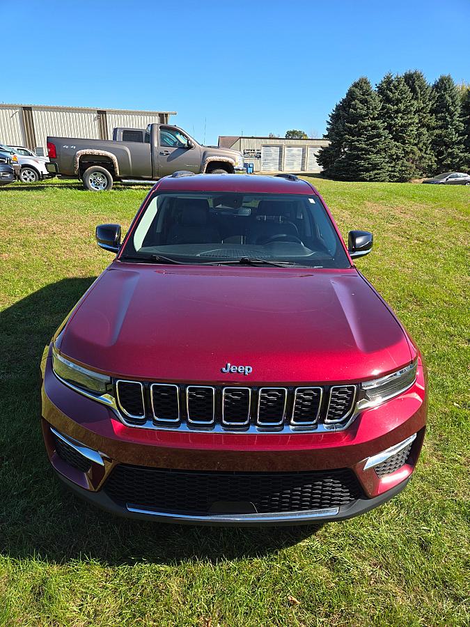 2023 Jeep Grand Cherokee Limited - Image 2