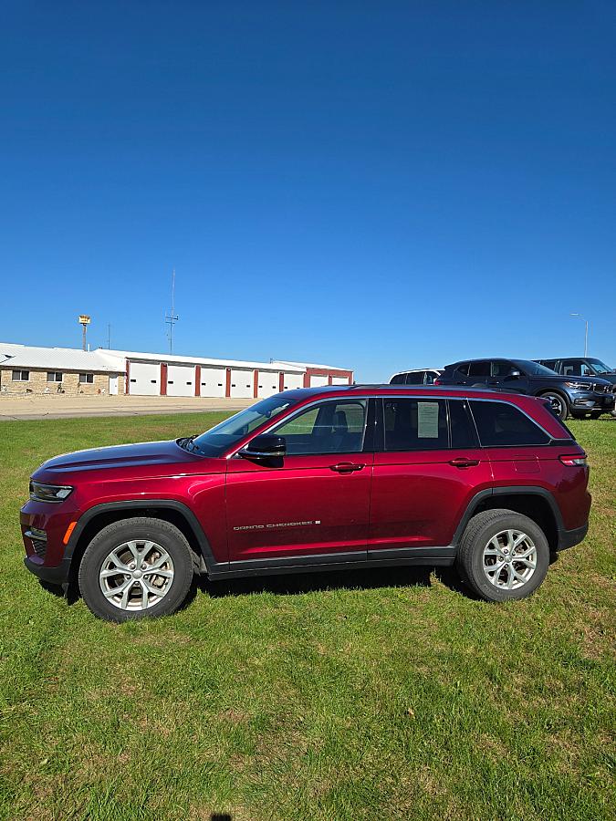 2023 Jeep Grand Cherokee Limited - Image 3
