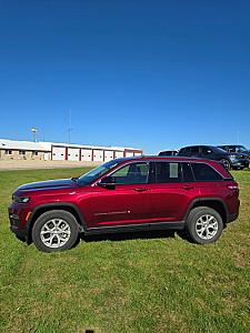 2023 Jeep Grand Cherokee Limited - Thumbnail 3