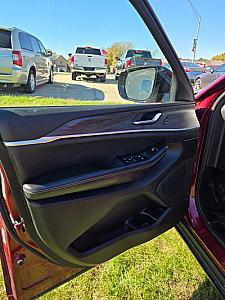 2023 Jeep Grand Cherokee Limited - Thumbnail 4