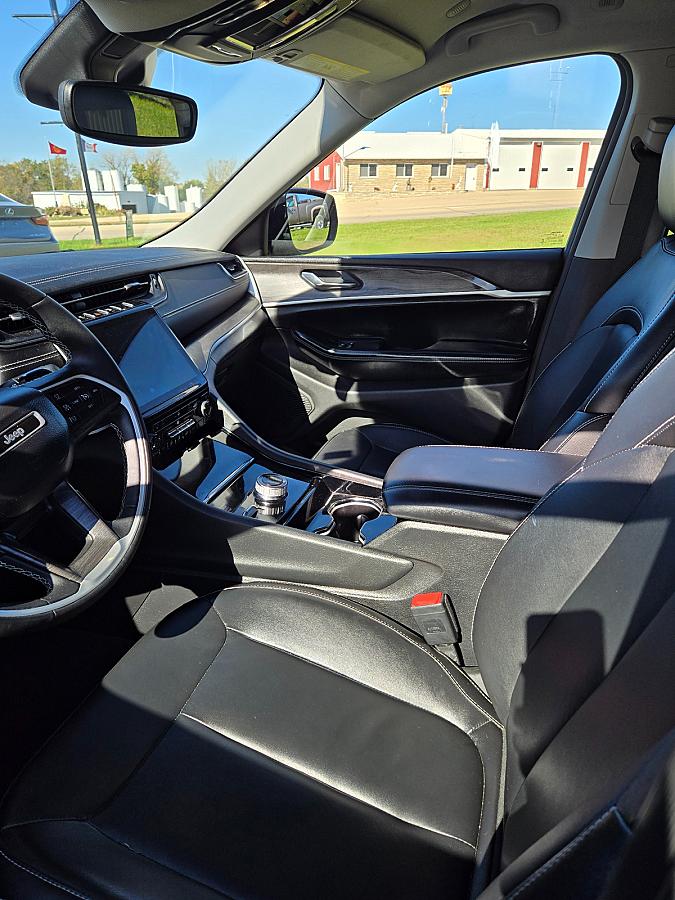 2023 Jeep Grand Cherokee Limited - Image 6